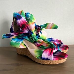 Impo Rainbow Tie-Dye Wedge, Sz 7